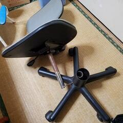 キャスター付チェア(壊れてる)差し上げます。の画像