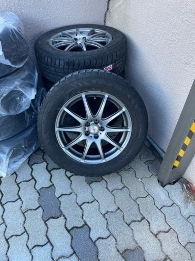 スタッドレスタイヤ　17インチ　225/60/R17