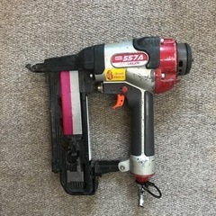【決まりました】MAX AIR NAILER 557A フロアタッカー
