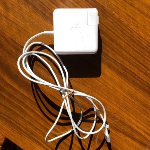 アップル　PC充電器