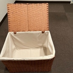 蓋つきバスケットの画像