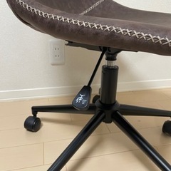 在宅ワーク用デスクチェア(エアリゾーム)の画像