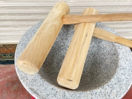 餅つき臼/石臼(鉢型みかげ石御影石)+杵(2本)+鉢型臼用木台付き/もちつき/餅つき/年末/厄払い/開運/年越し/イベント/自治会/町