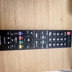 テレビ　アクオス　32型　2008年製　リモコンありの画像