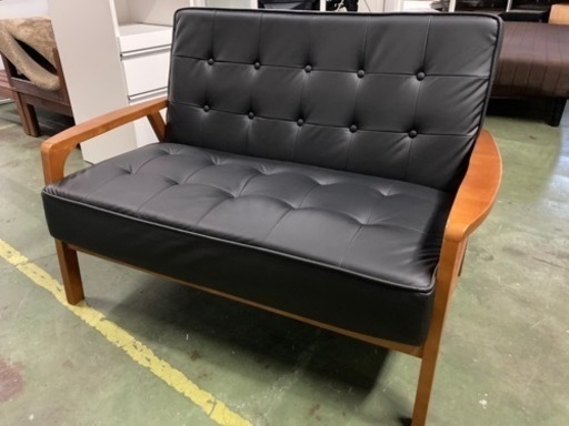 ● ヴィンテージ調2人掛けソファー、木製フレーム、合皮素材