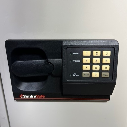 ［25,000円］◆Sentry Safe テンキー式耐火金庫◆