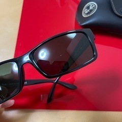 Ray-Ban サングラスの画像