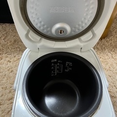 炊飯器　3合炊きの画像