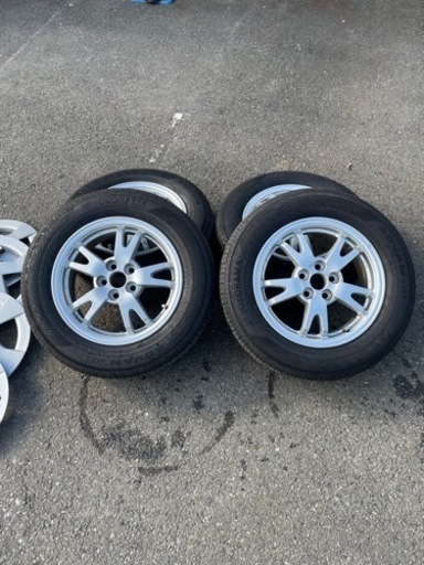 プリウス　純正　タイヤ　ホイール　バリ山　ヨコハマ　ナット付