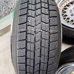 引っ張りスタッドレス 4本セットの画像