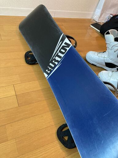 スノーボード　板（長さ150㎝）、ブーツ（サイズ26㎝）