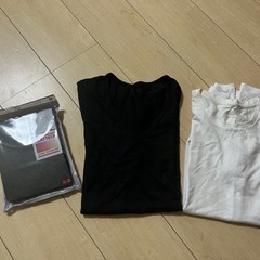新品　ユニクロヒートテック　メンズ　長袖　おまけ付きの画像