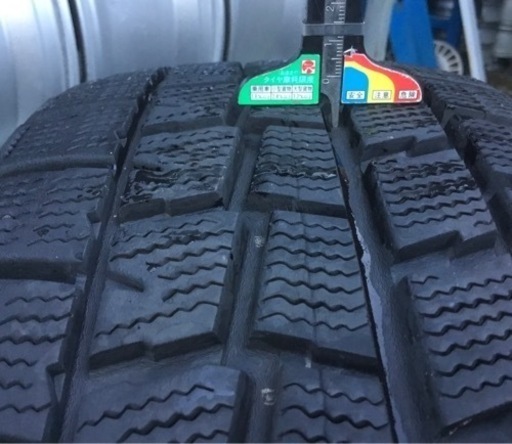 DUNLOP スタッドレスタイヤ　４本　タイヤのみ