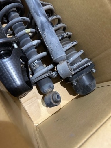 トヨタ 純正 GRS200 200系 クラウン ノーマル サスペンション サス ショック 1台分