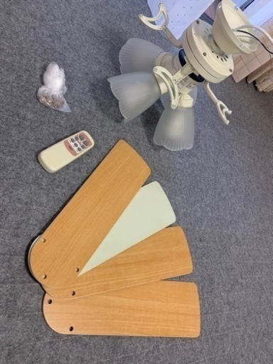 シーリングファン　照明器具