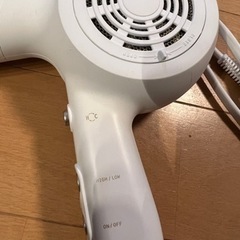 【HOLISTIC cures】ホリスティックキュア ドライヤー モイストプラス CCID-P02Wの画像