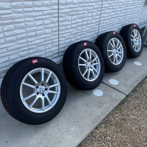 スタッドレスタイヤ　225/65R17