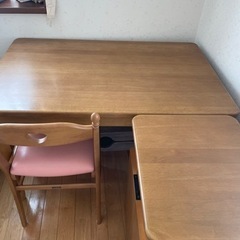 カリモク　勉強机の画像
