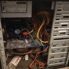 古いデスクトップPCの画像