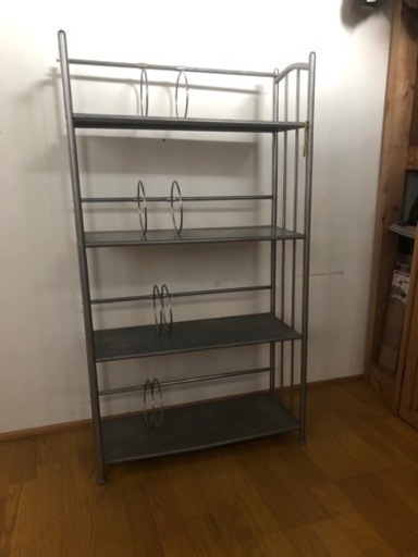 金属製本棚