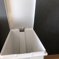ニトリ　ゴミ箱　45Lの画像
