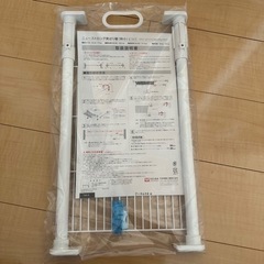 急募⭐︎新品未開封⭐︎突っ張り棒　耐荷重50kg 幅50〜73cm 奥行28.5 収納　の画像