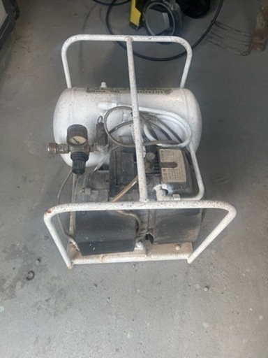 HITACHI エアコンプレッサー  