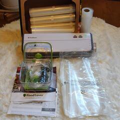 【最終値下げ】フードセーバー　未使用のロール紙や袋タイプも多数セット　正月の冷凍保存にも◎の画像