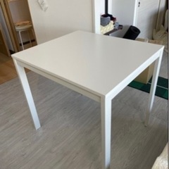IKEA ダイニングテーブル　伸長式の画像