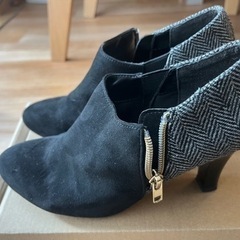 【美品】ベージュ　パンプス、ブラック　ローファーの画像