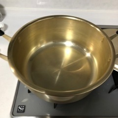 アルミ鍋(大)、ガラスサラダボウル、新品ステンレスボウル、食器の画像