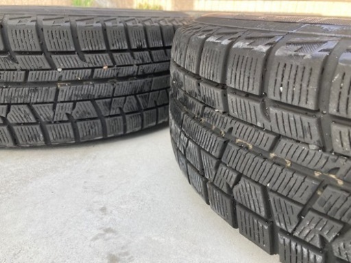 スタッドレスタイヤ　195/65R15  鉄チンホイール付き