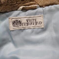 ダウンコート(白色、襟・袖口ファー付き)の画像