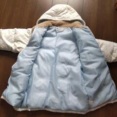 ダウンコート(白色、襟・袖口ファー付き)の画像