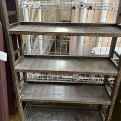 レトロ調の本棚