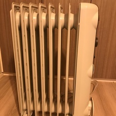デロンギ　オイルヒーター　HJ0812 タイマー付き