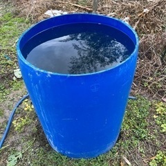 水タンク　雨水タンク　エンビドラム　畑