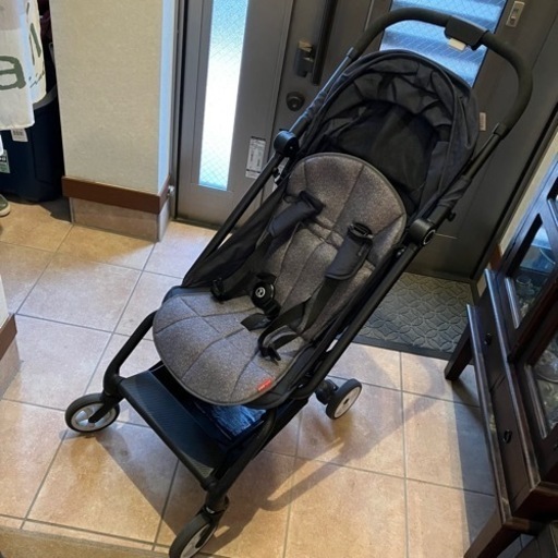 B型ベビーカー cybex EezyS