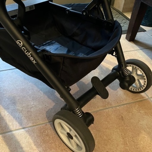 B型ベビーカー cybex EezyS