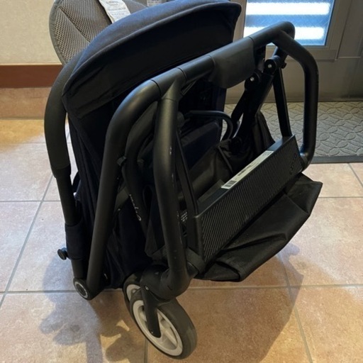 B型ベビーカー cybex EezyS