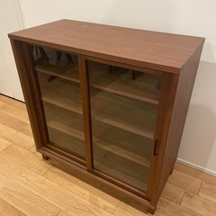 美品　無印良品　木製キャビネット　ガラス戸　引き戸　ウォールナット