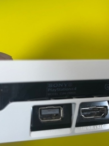 プレステ4本体（CUH2100A 500GB）とコントローラ4つ。すぐ遊べます！