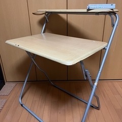 折りたたみの学習机