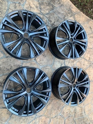 LEONIS 20インチ 8.5J オフセット52 pcd 114.3