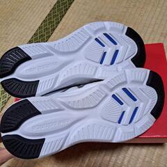 new balance　スニーカーの画像