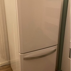 エステサロンで使用していた冷蔵庫になります。綺麗に使用していました。の画像