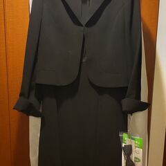 【未使用】レディースフォーマルスーツ　喪服　11号