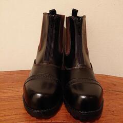 乗馬ブーツ JODHPURS 合皮セーフティショートブーツ

の画像