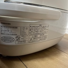 【取引者決定】TOSHIBA5.5合炊きの炊飯器の画像