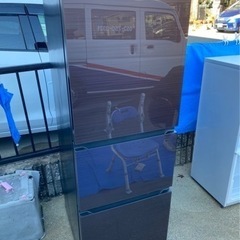 お値下げ❣️2017年製?ハイセンス ガラストップ3ドア冷蔵庫282L (1225k)